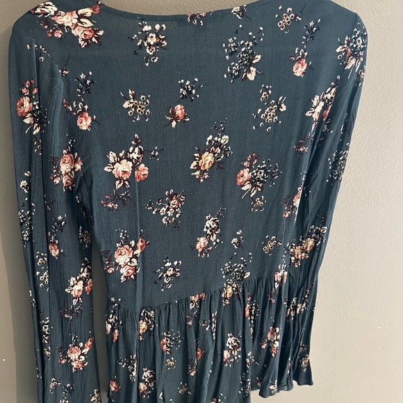 Floral front tie top - Picture 2 of 4